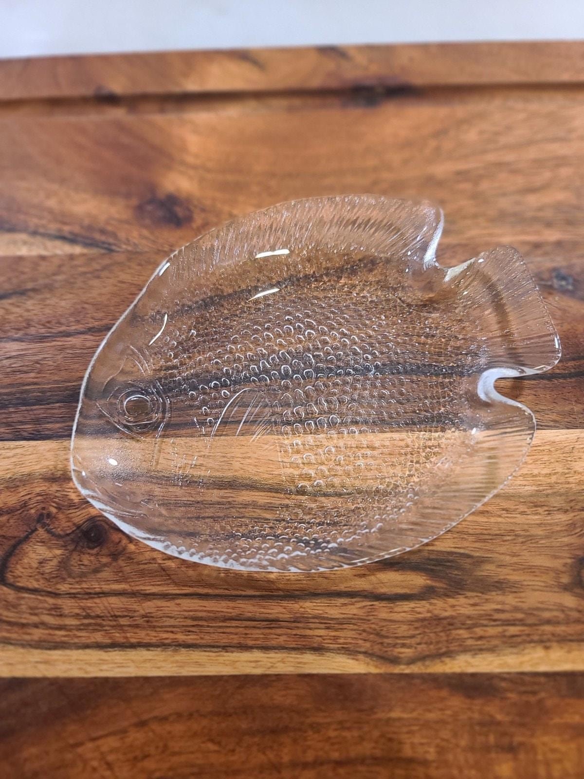 VTG Arcoroc France Tempered Glass Fish Shaped Small Plate 6.5” Long Pressed Glass - Image 8