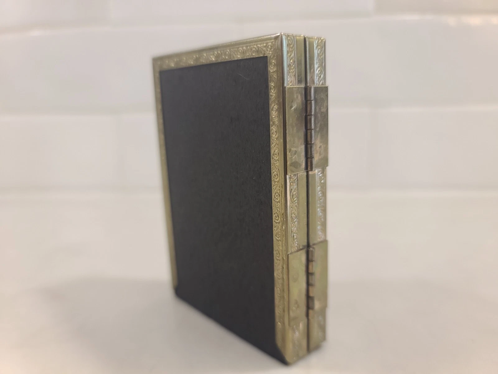 vintage gold tone metal 50s double free standing picture frame 3.5 X 2.5 - Image 5