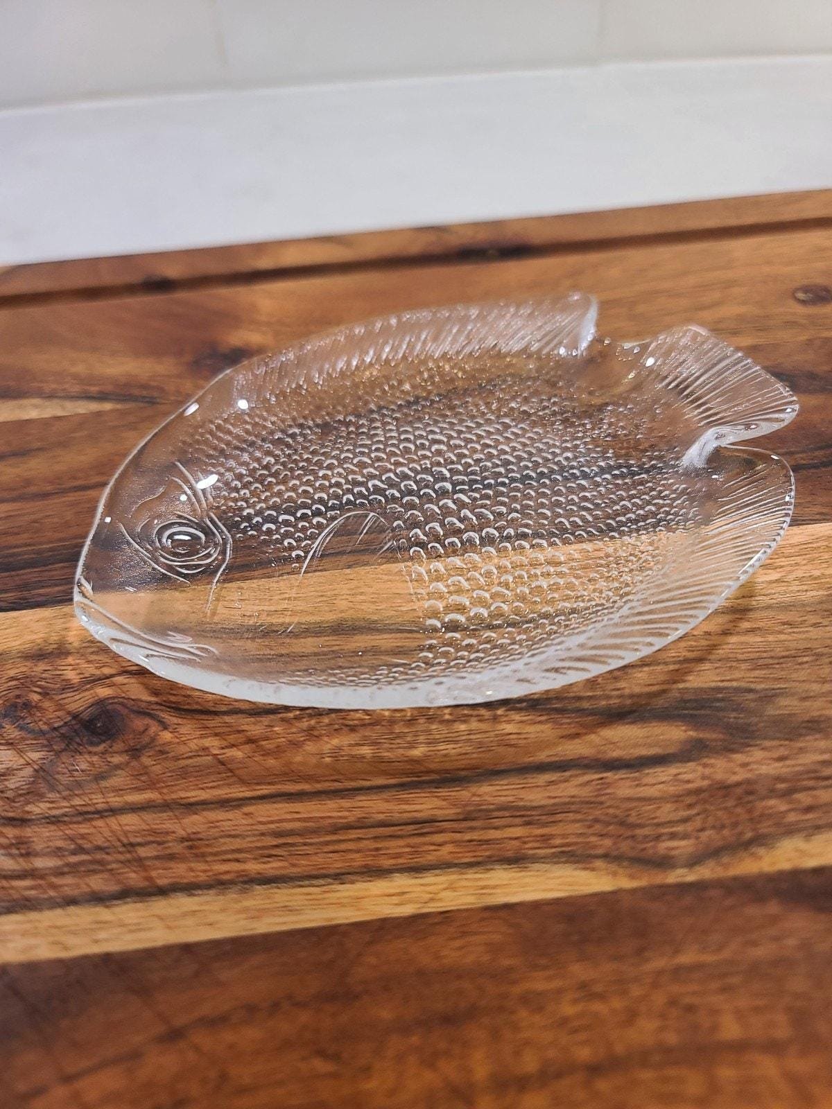 VTG Arcoroc France Tempered Glass Fish Shaped Small Plate 6.5” Long Pressed Glass - Image 4