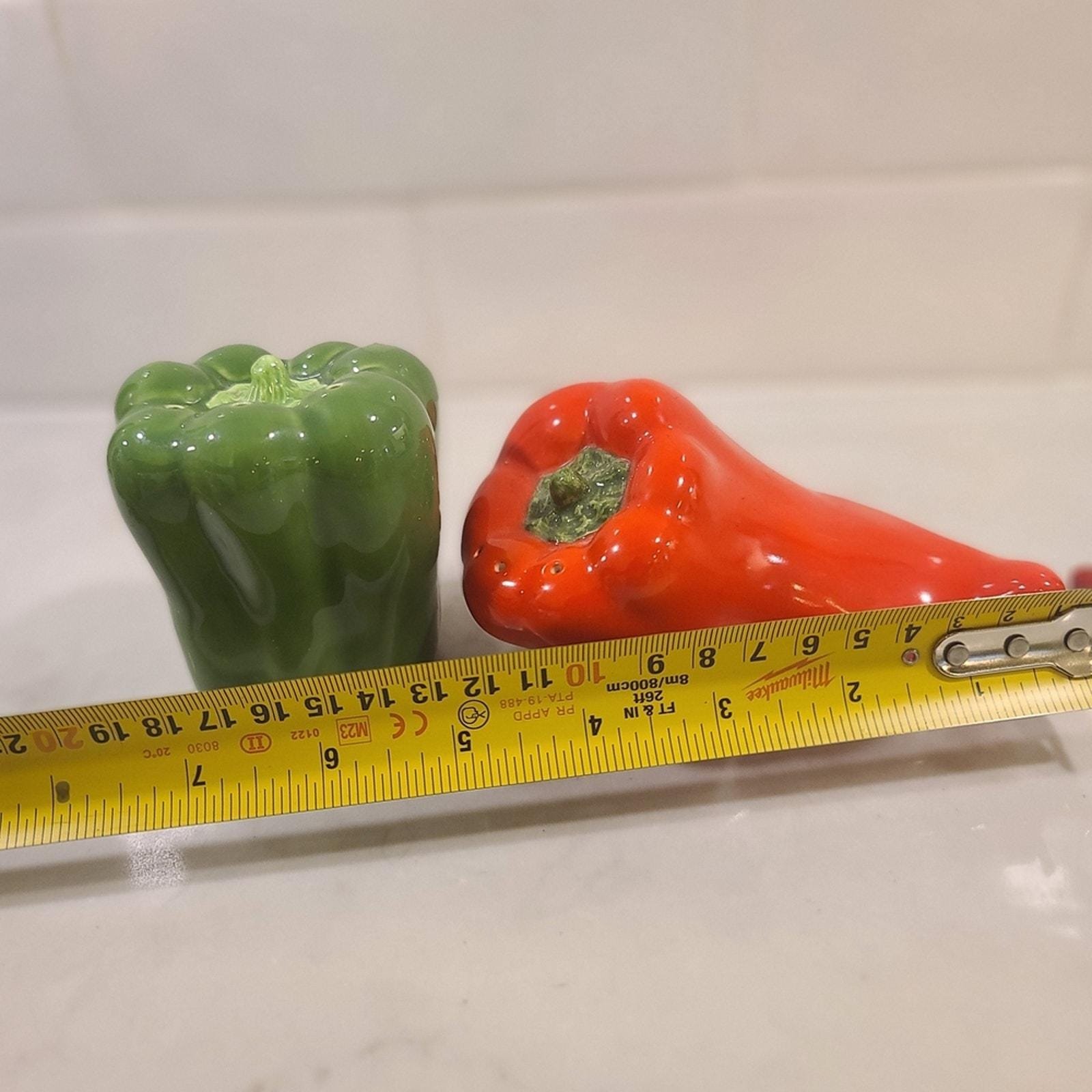 Vintage Mexican Ceramic Chili Pepper Salt and Pepper Shakers - Red and Green Bell Pair - Image 8