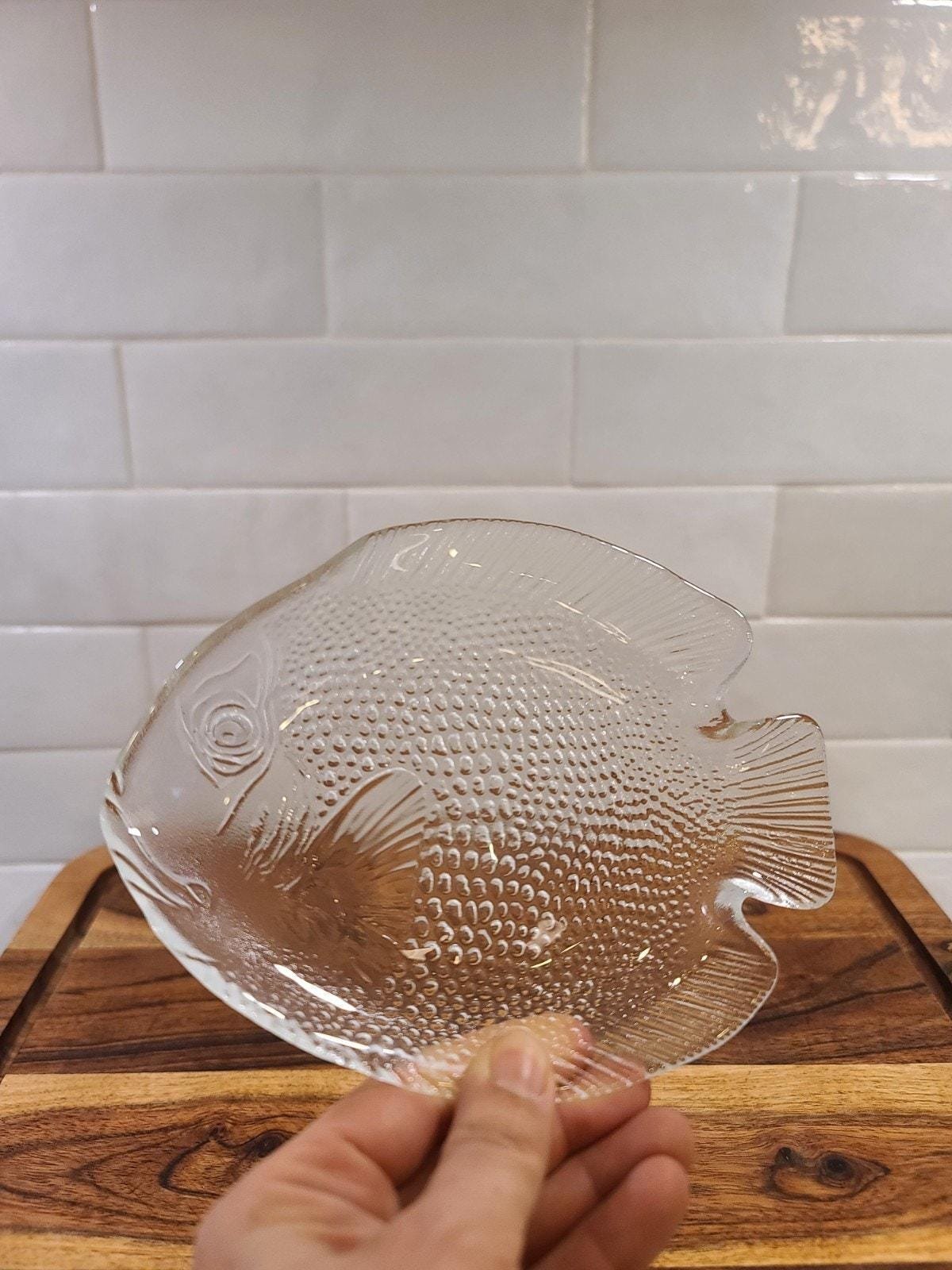 VTG Arcoroc France Tempered Glass Fish Shaped Small Plate 6.5” Long Pressed Glass - Image 2