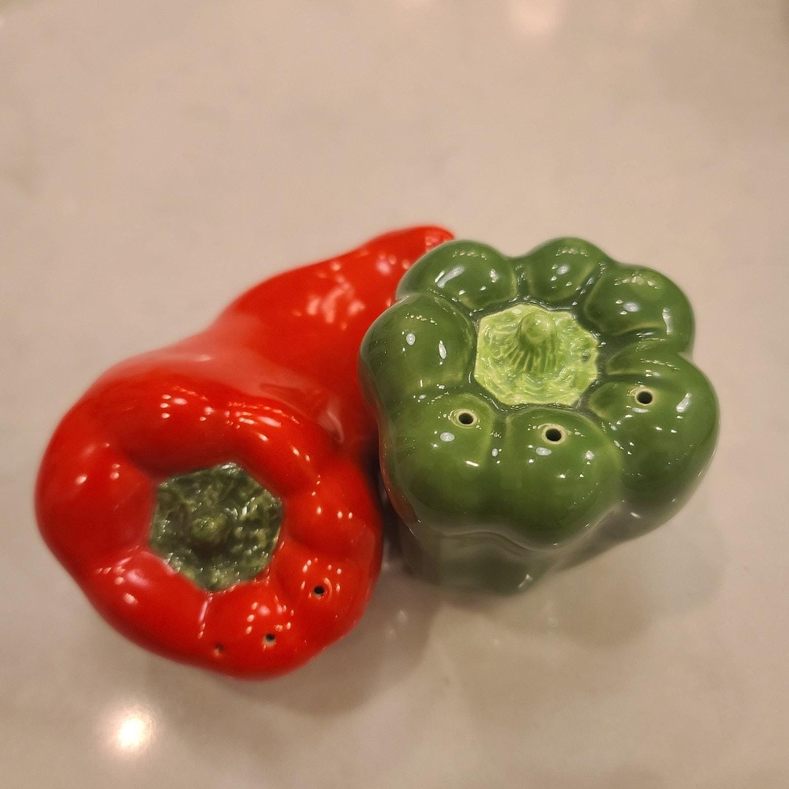 Vintage Mexican Ceramic Chili Pepper Salt and Pepper Shakers - Red and Green Bell Pair - Image 10