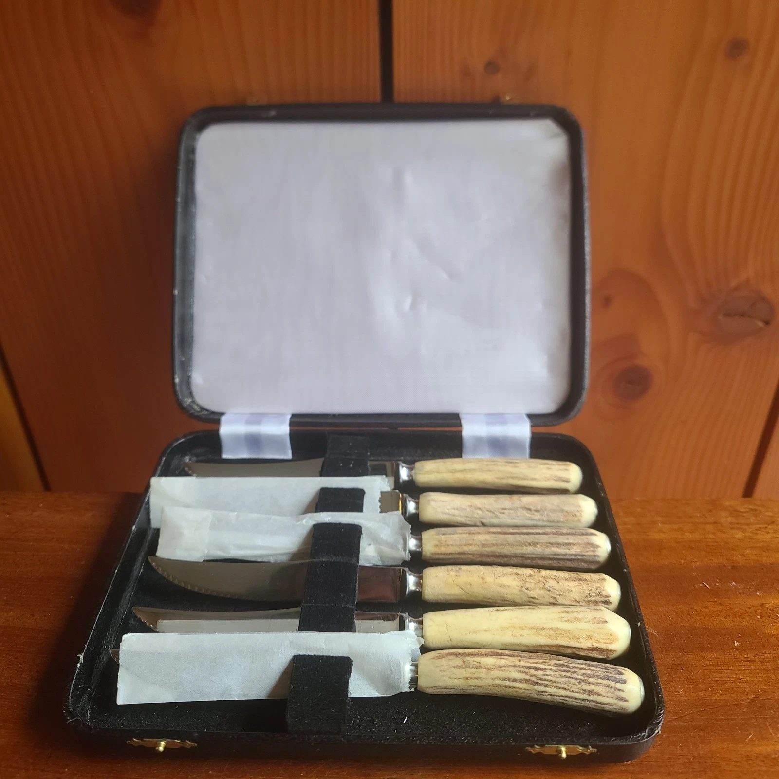 Vintage Mutual Hiram Wild Sheffield Stag Horn Antler Steak Knife Set 6pc Box NOS