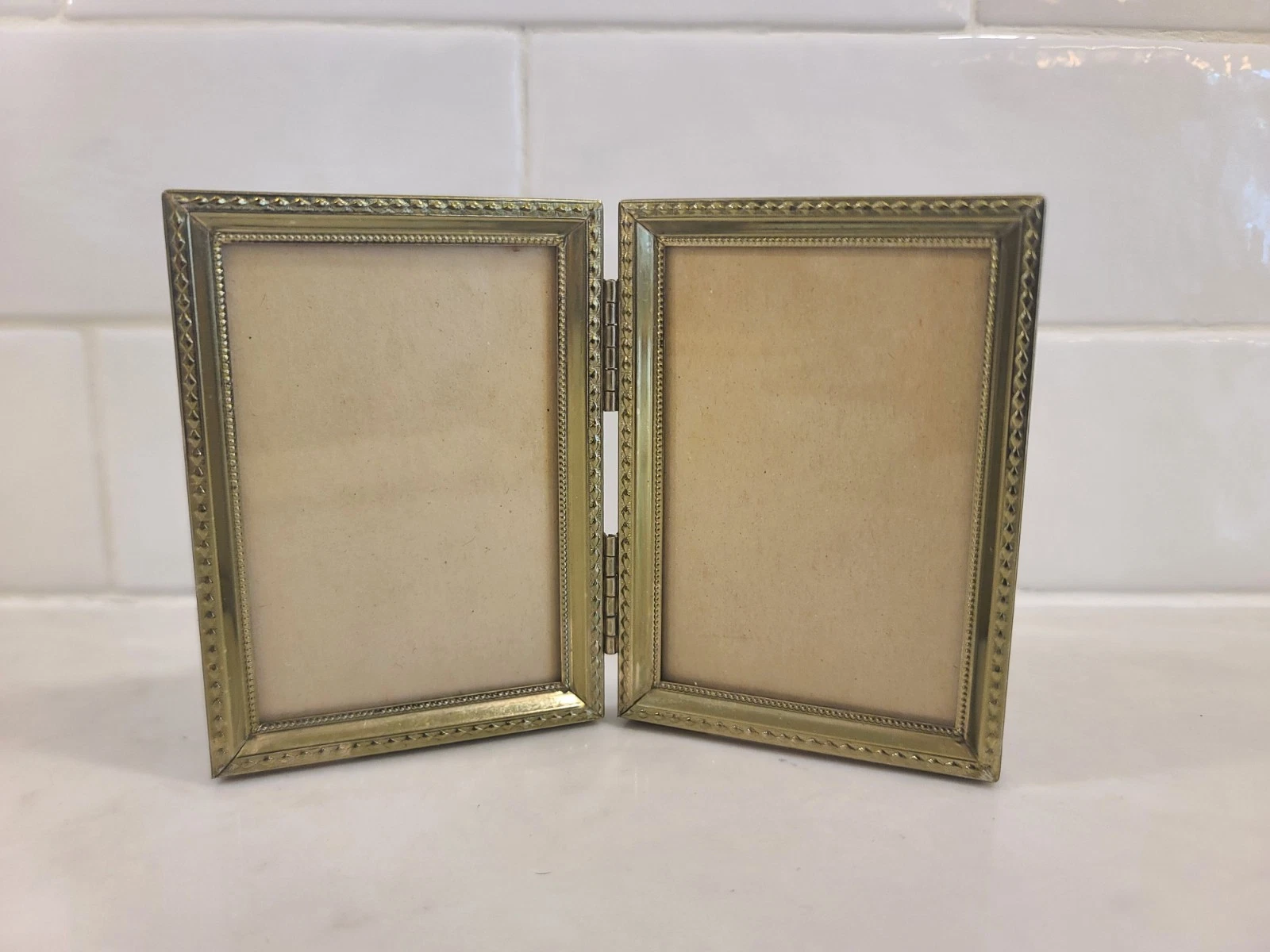 vintage gold tone metal 50s double free standing picture frame 3.5 X 2.5 - Image 9