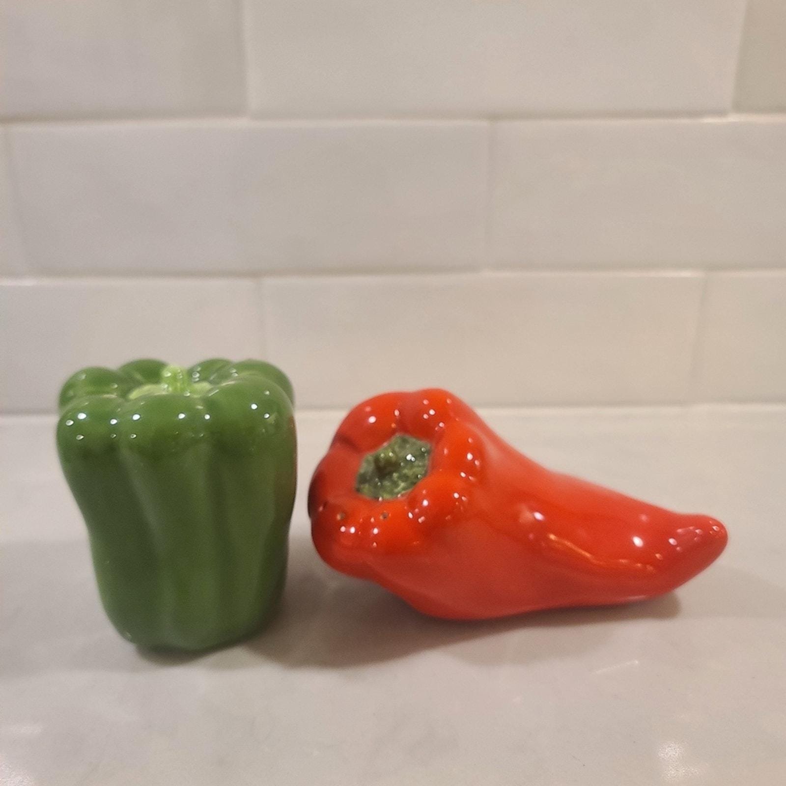 Vintage Mexican Ceramic Chili Pepper Salt and Pepper Shakers - Red and Green Bell Pair - Image 5