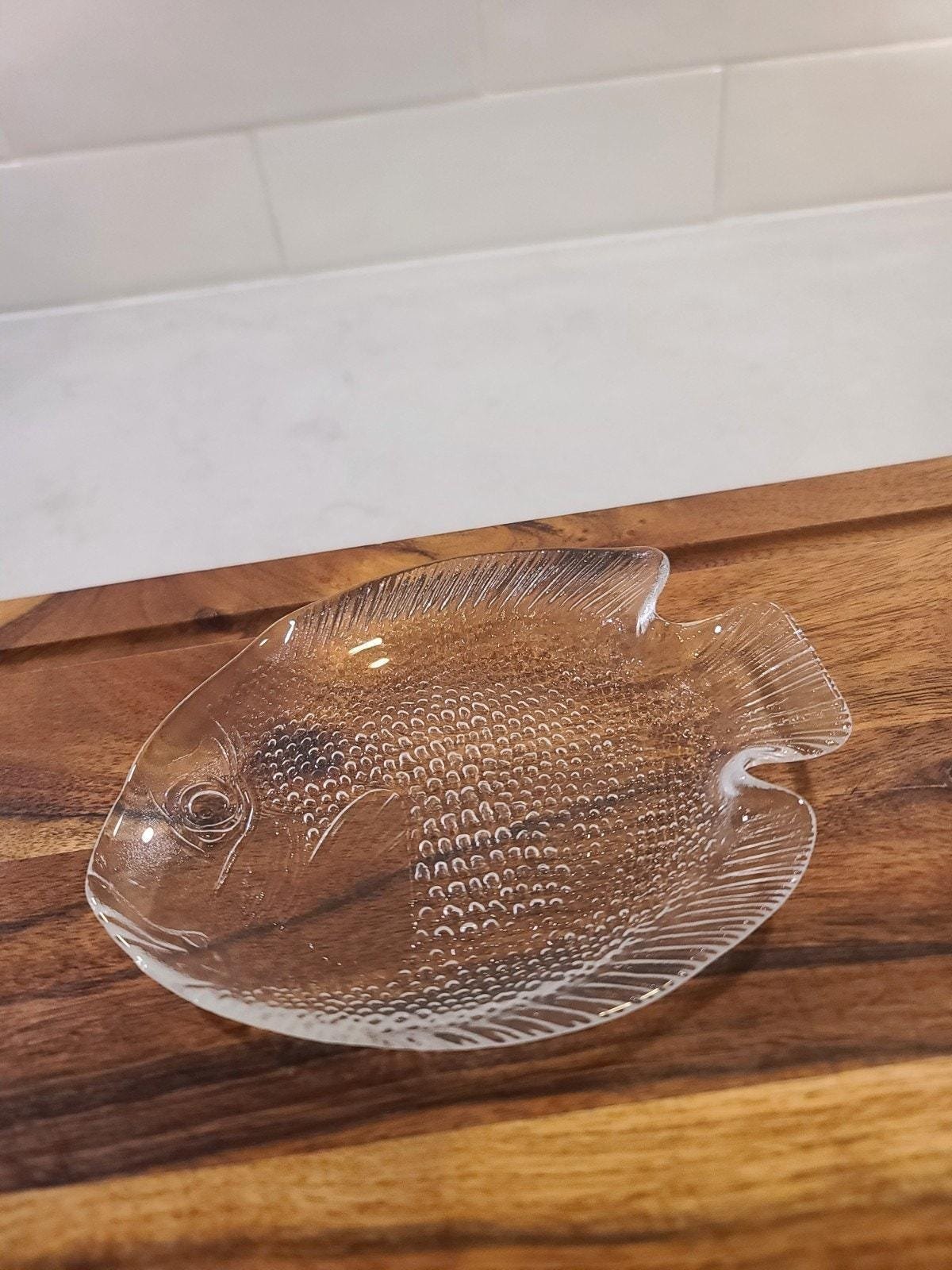 VTG Arcoroc France Tempered Glass Fish Shaped Small Plate 6.5” Long Pressed Glass - Image 3